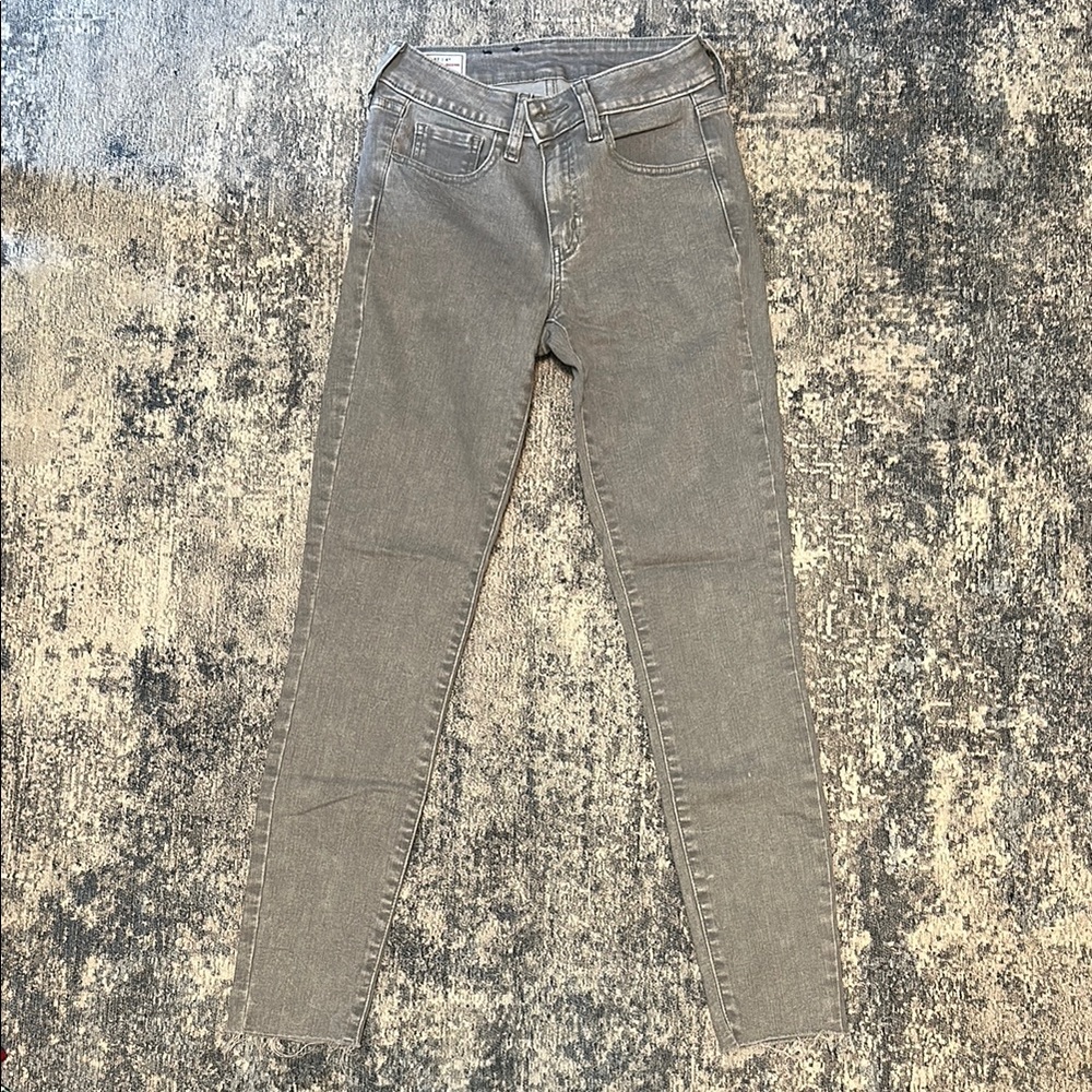 GAP Gray Skinny Jeans Versatile Everyday Wear